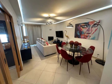 Moradia T5 para Venda em Quarteira