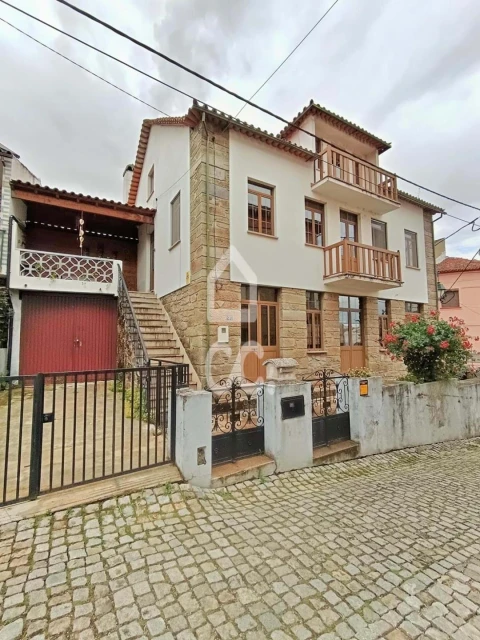Moradia T5 para Venda em Covilhã e Canhoso