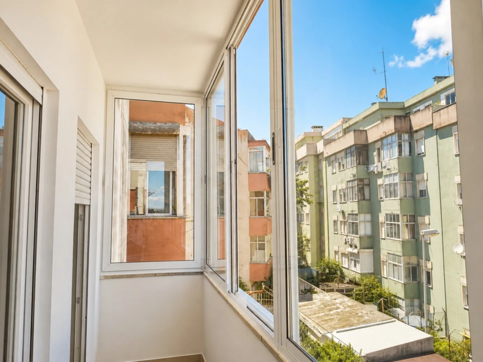 Apartamento T2 para Venda em Águas Livres Foto 7