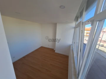 Apartamento T1 para Venda em Queluz e Belas
