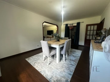 Moradia T5 para Venda em Santa Cruz do Douro e São Tomé de Covelas