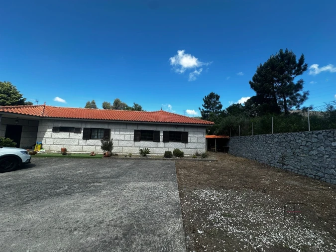 Moradia T5 para Venda em Santa Cruz do Douro e São Tomé de Covelas Foto 5