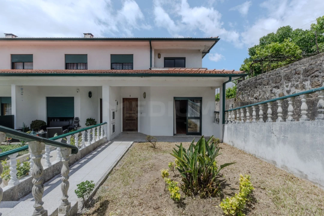 Moradia T3 para Venda em Lemenhe, Mouquim e Jesufrei Foto 1