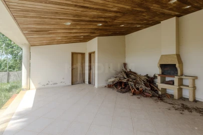 Moradia T3 para Venda em Lemenhe, Mouquim e Jesufrei