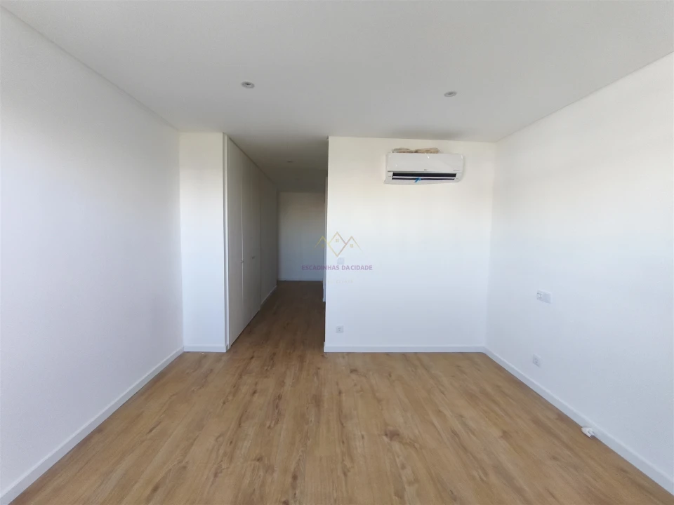 Apartamento T5 para Venda em Carnaxide e Queijas Foto 21