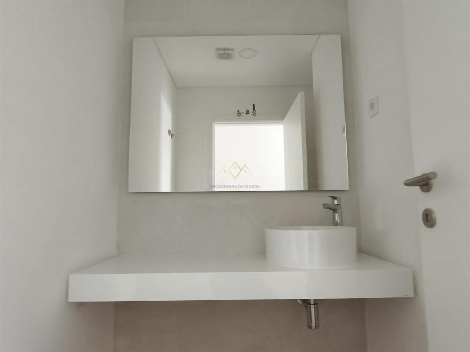 Apartamento T5 para Venda em Carnaxide e Queijas Foto 40