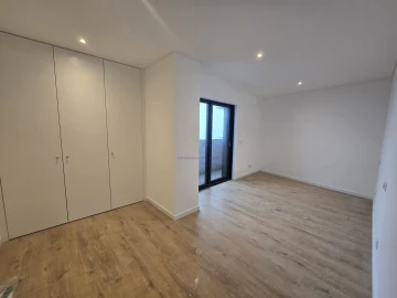 Apartamento T5 para Venda em Carnaxide e Queijas
