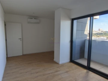 Apartamento T5 para Venda em Carnaxide e Queijas