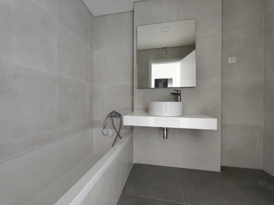 Apartamento T5 para Venda em Carnaxide e Queijas Foto 30