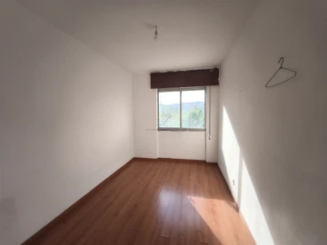 Apartamento T3 para Venda em Santo António dos Cavaleiros e Frielas