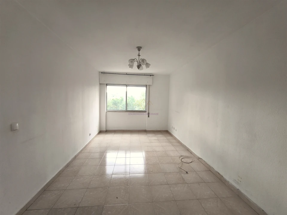 Apartamento T3 para Venda em Santo António dos Cavaleiros e Frielas Foto 4