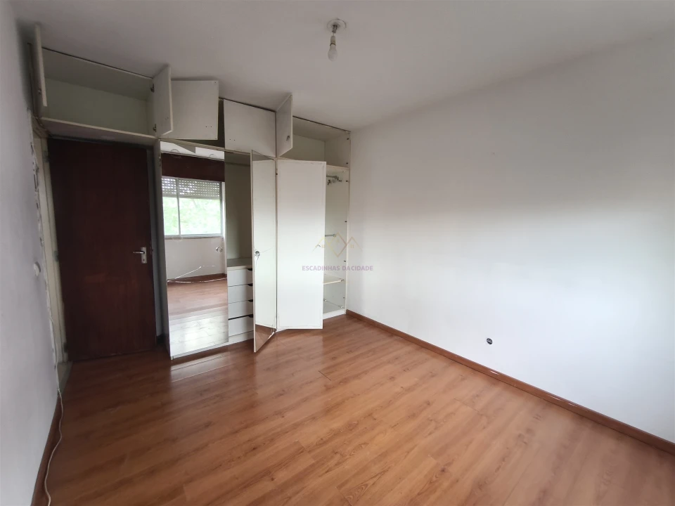 Apartamento T3 para Venda em Santo António dos Cavaleiros e Frielas Foto 19