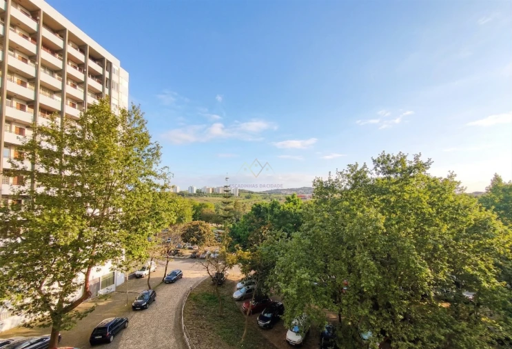 Apartamento T3 para Venda em Santo António dos Cavaleiros e Frielas Foto 5
