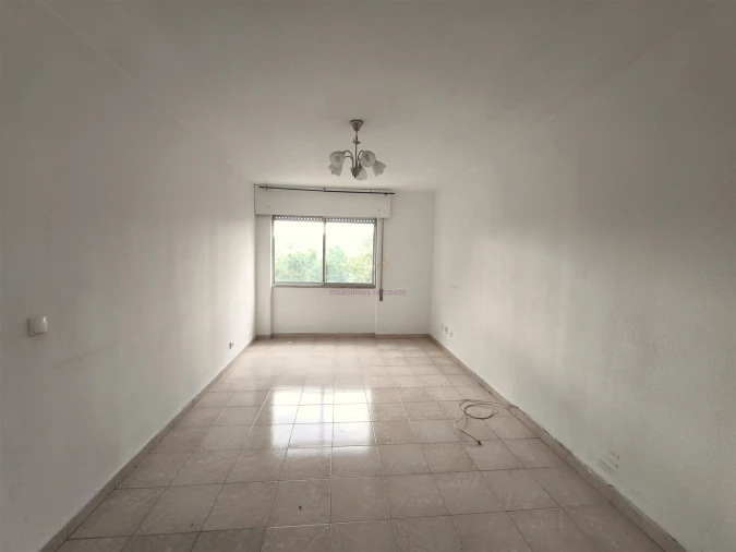 Apartamento T3 para Venda em Santo António dos Cavaleiros e Frielas Foto 4