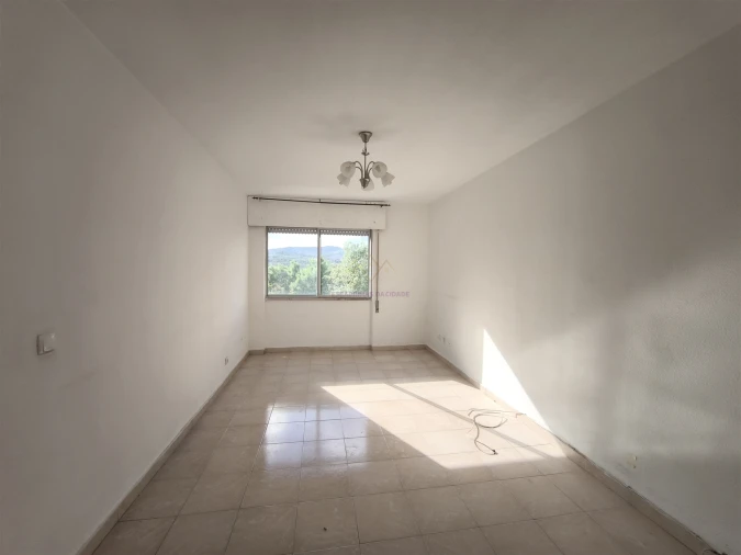 Apartamento T3 para Venda em Santo António dos Cavaleiros e Frielas Foto 2