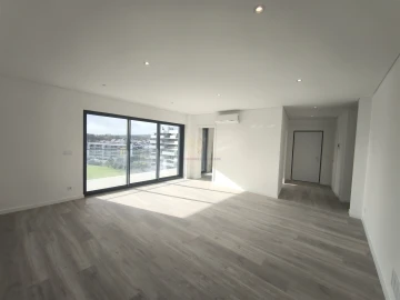 Apartamento T2 para Venda em Carnaxide e Queijas
