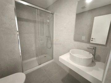 Apartamento T2 para Venda em Carnaxide e Queijas