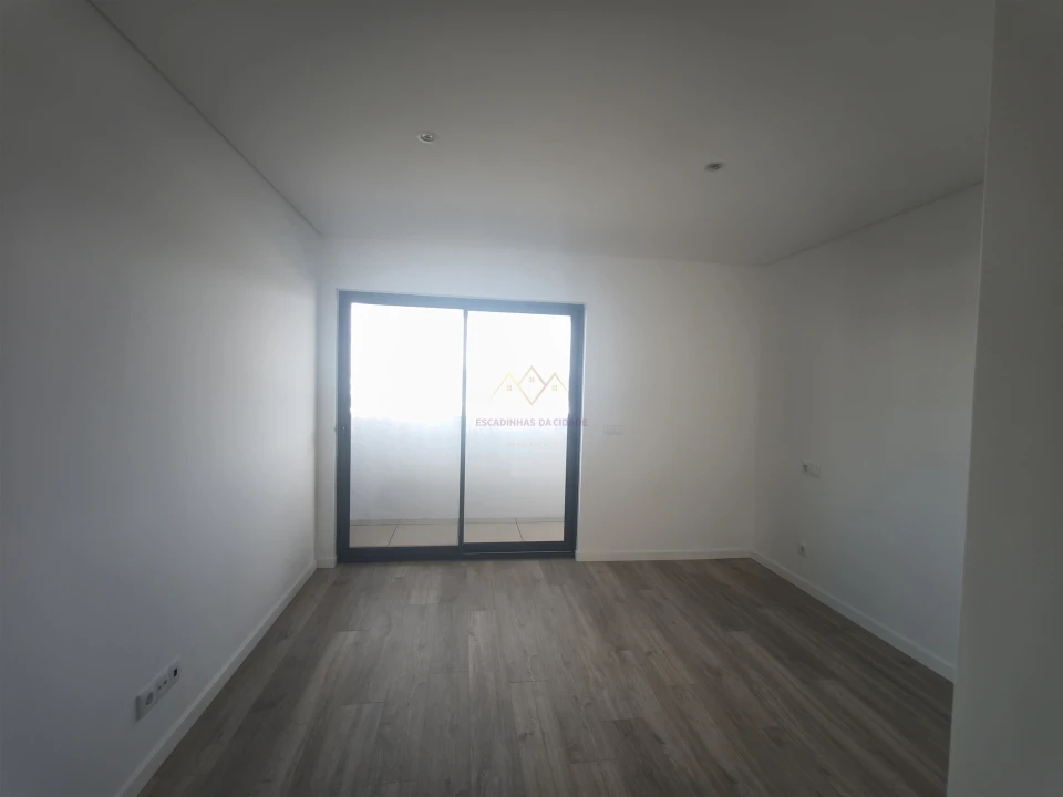 Apartamento T2 para Venda em Carnaxide e Queijas Foto 28
