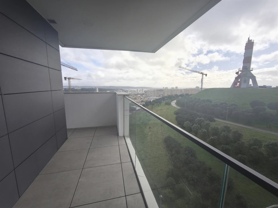 Apartamento T2 para Venda em Carnaxide e Queijas Foto 9