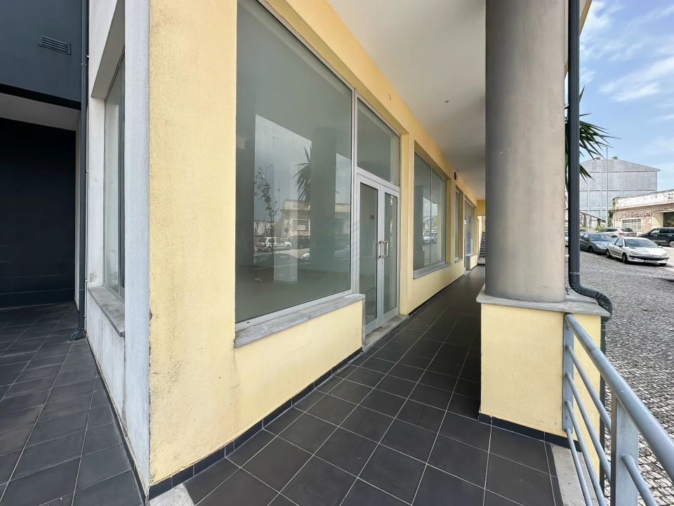 Loja para Arrendamento em Torres Novas (São Pedro), Lapas e Ribeira Branca Foto 2