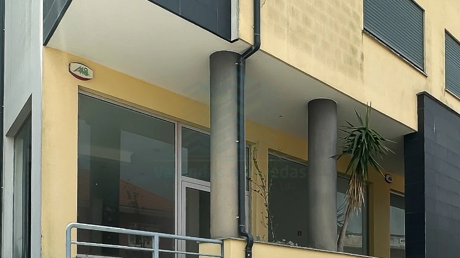 Loja para Arrendamento em Torres Novas (São Pedro), Lapas e Ribeira Branca