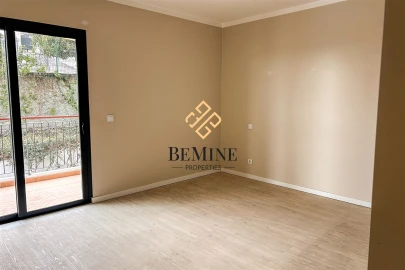 Apartamento T3 para Arrendamento em Funchal (Santa Maria Maior)