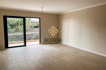 Apartamento T3 para Arrendamento em Funchal (Santa Maria Maior)