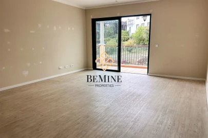 Apartamento T3 para Arrendamento em Funchal (Santa Maria Maior)