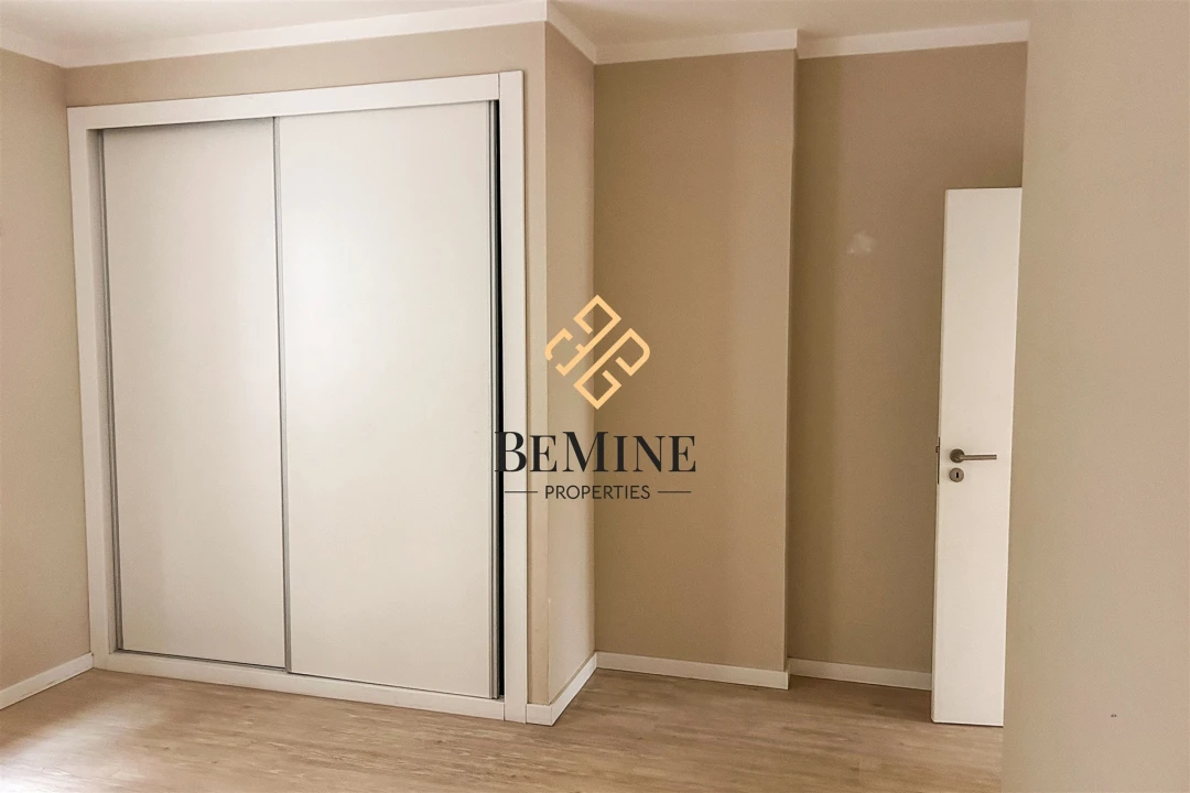 Apartamento T3 para Arrendamento em Funchal (Santa Maria Maior) Foto 32