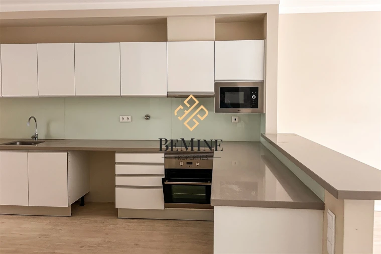 Apartamento T3 para Arrendamento em Funchal (Santa Maria Maior) Foto 11