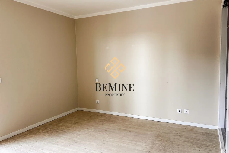 Apartamento T3 para Arrendamento em Funchal (Santa Maria Maior) Foto 41