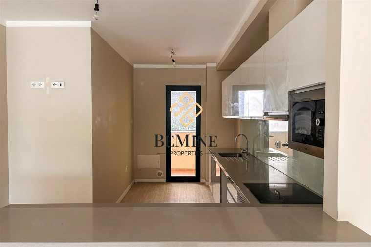 Apartamento T3 para Arrendamento em Funchal (Santa Maria Maior) Foto 14