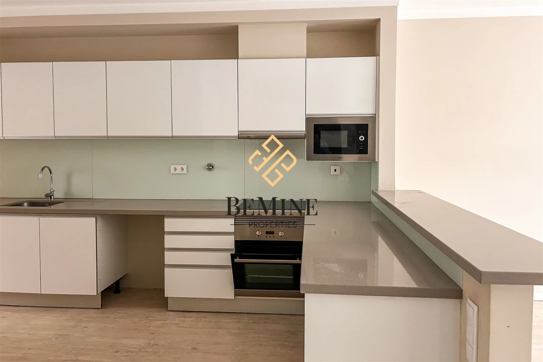 Apartamento T3 para Arrendamento em Funchal (Santa Maria Maior) Foto 11