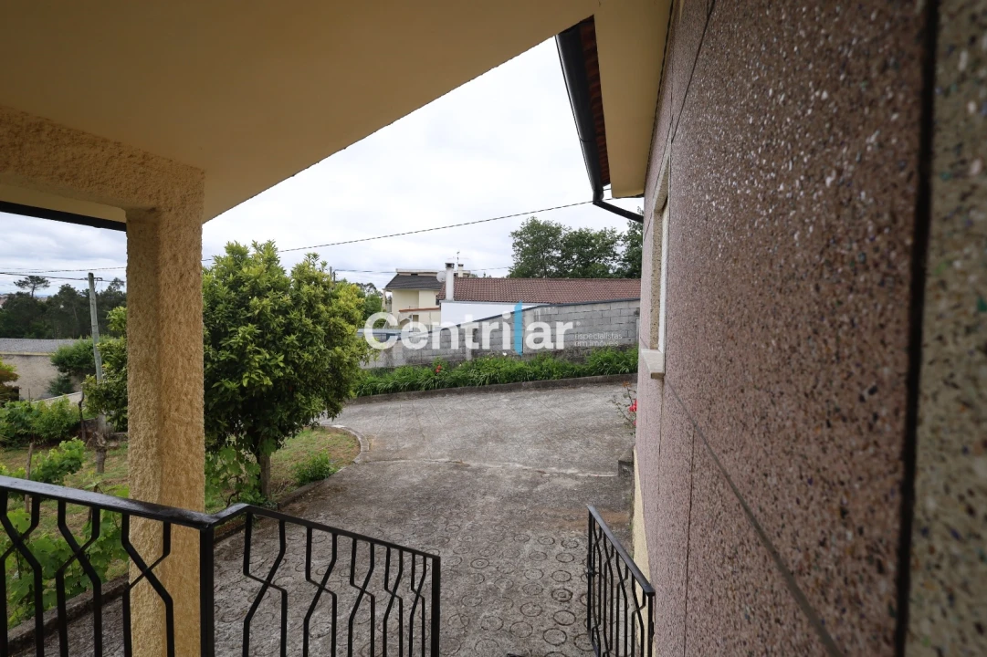 Moradia T3 para Venda em Mundão Foto 19