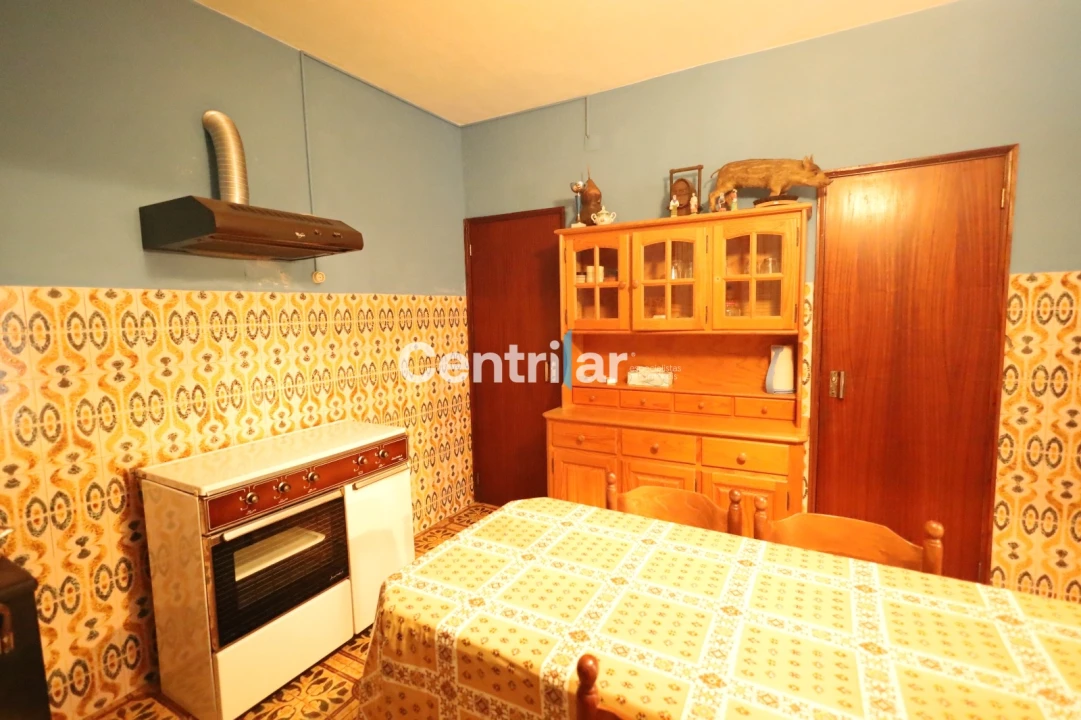 Moradia T3 para Venda em Mundão Foto 16