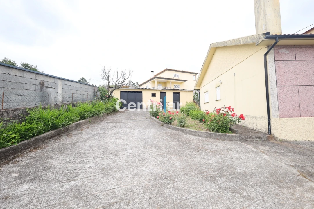 Moradia T3 para Venda em Mundão Foto 3
