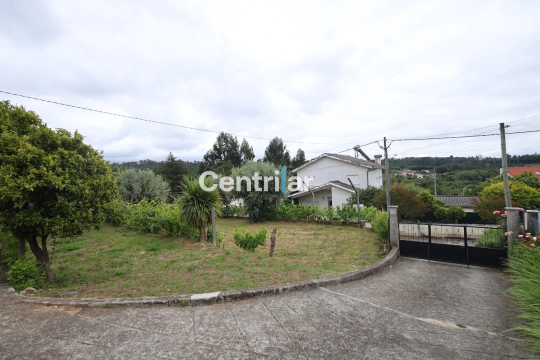Moradia T3 para Venda em Mundão Foto 25
