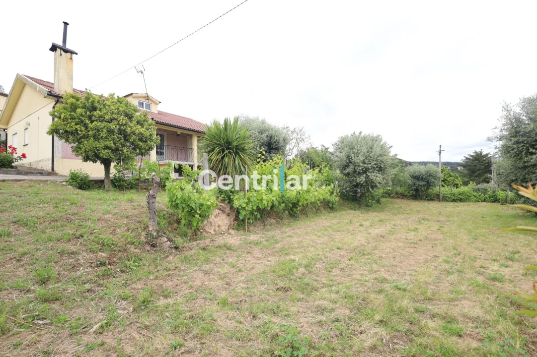Moradia T3 para Venda em Mundão Foto 29