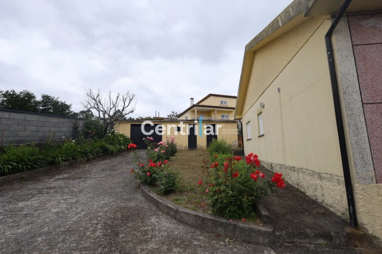 Moradia T3 para Venda em Mundão Foto 27