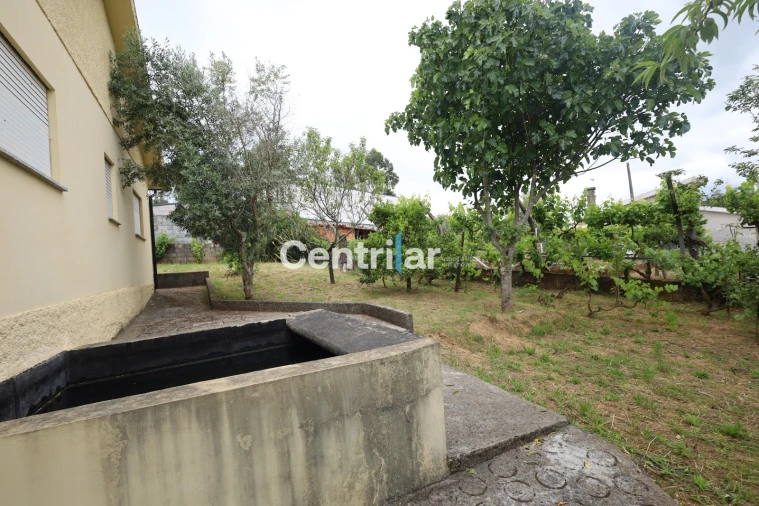 Moradia T3 para Venda em Mundão Foto 6