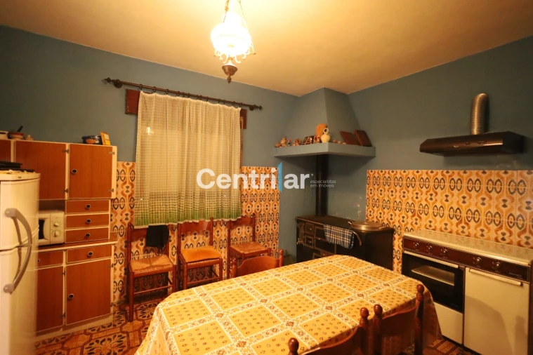 Moradia T3 para Venda em Mundão Foto 17