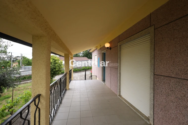 Moradia T3 para Venda em Mundão Foto 22