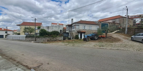 Moradia T3 para Venda em Malhadas