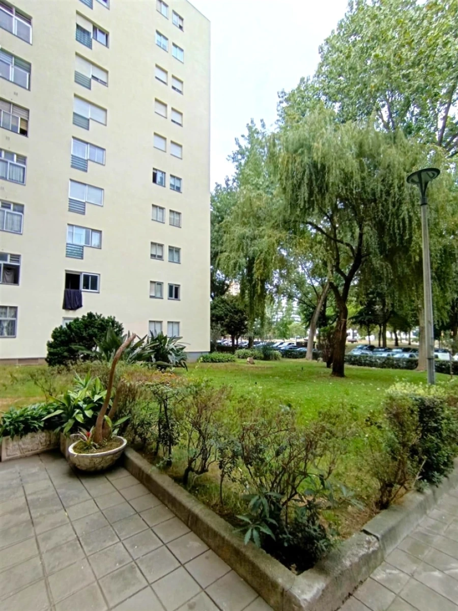 Apartamento T1 para Venda em Ramalde Foto 7