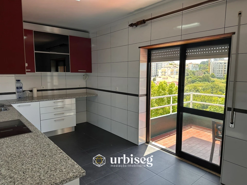 Apartamento T2 para Arrendamento em Tavarede Foto 1