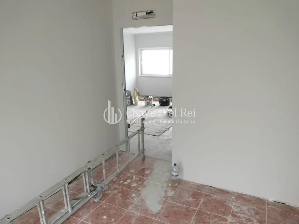 Apartamento T4 para Venda em Rio de Loba Foto 6