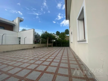 Moradia T4 para Venda em Mundão