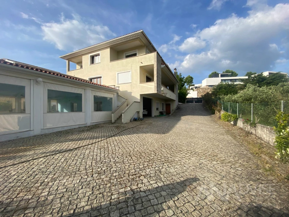 Moradia T4 para Venda em Mundão Foto 27