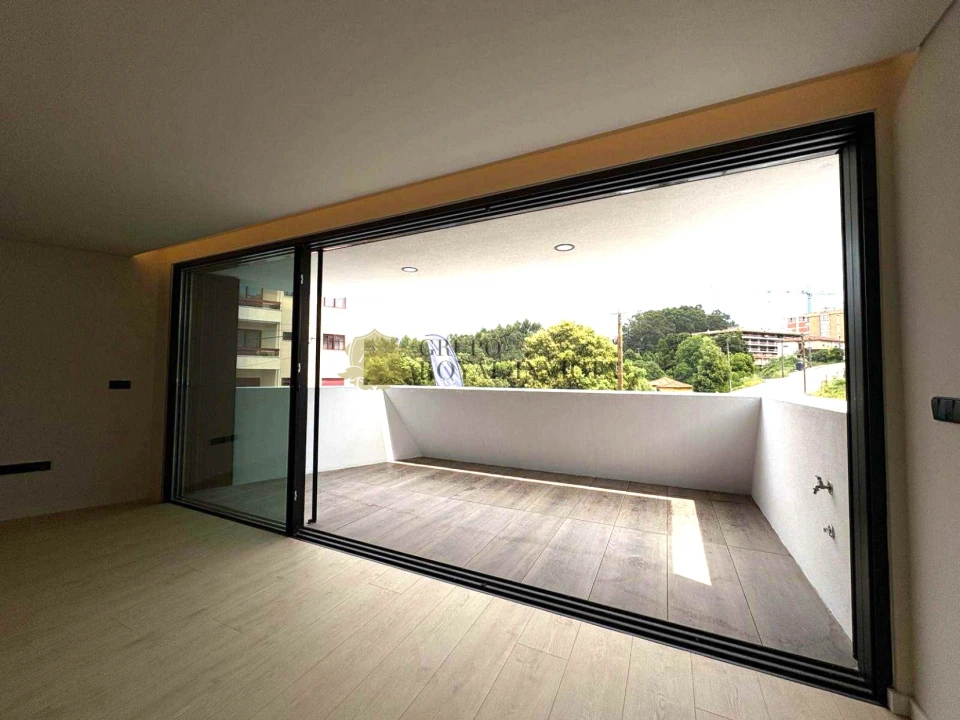 Apartamento T4 para Venda em Gondomar (São Cosme), Valbom e Jovim Foto 1