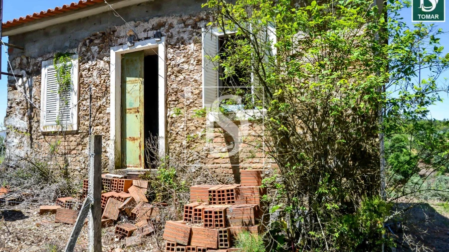 Moradia T3 para Venda em Serra e Junceira